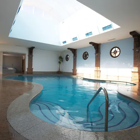 Ona Alanda Club Apartmanhotel 4*