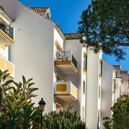 Ona Alanda Club Aparthotel 4*