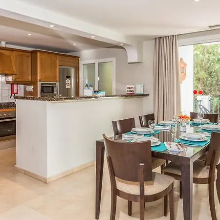 Apartmanhotel Ona Alanda Club 4*