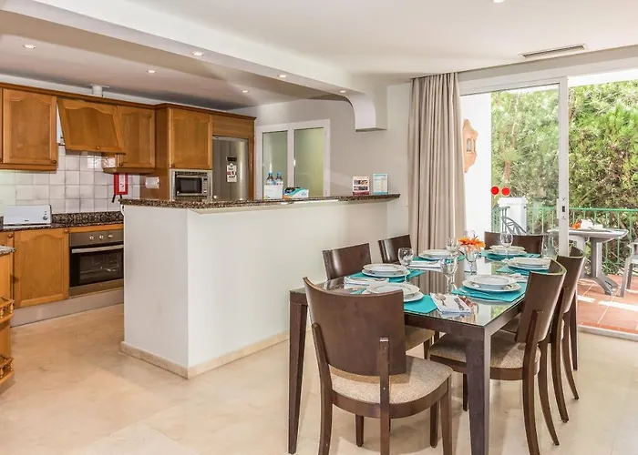 Aparthotel Ona Alanda Club 4*