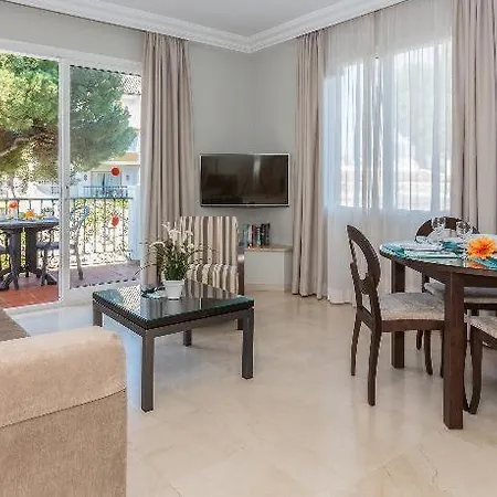 Aparthotel Ona Alanda Club 4*