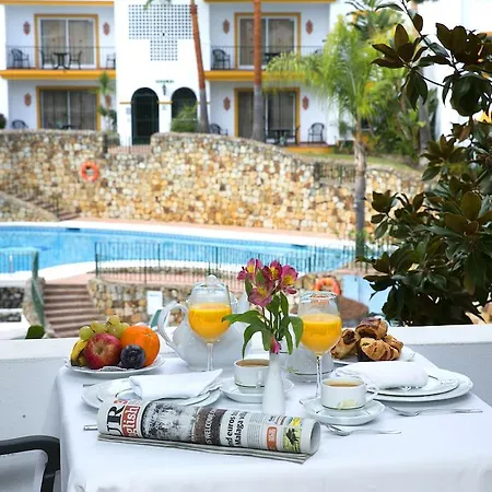 Ona Alanda Club Aparthotel 4*